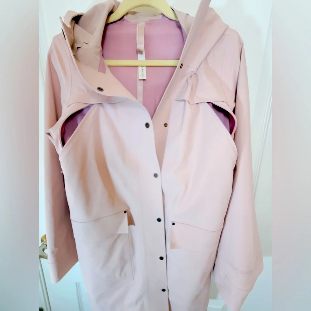 Lululemon Into The Drizzle Jacket•Waterproof Glyde•RARE FAWN PINK•LIKE NEW•6 - Picture 8 of 16